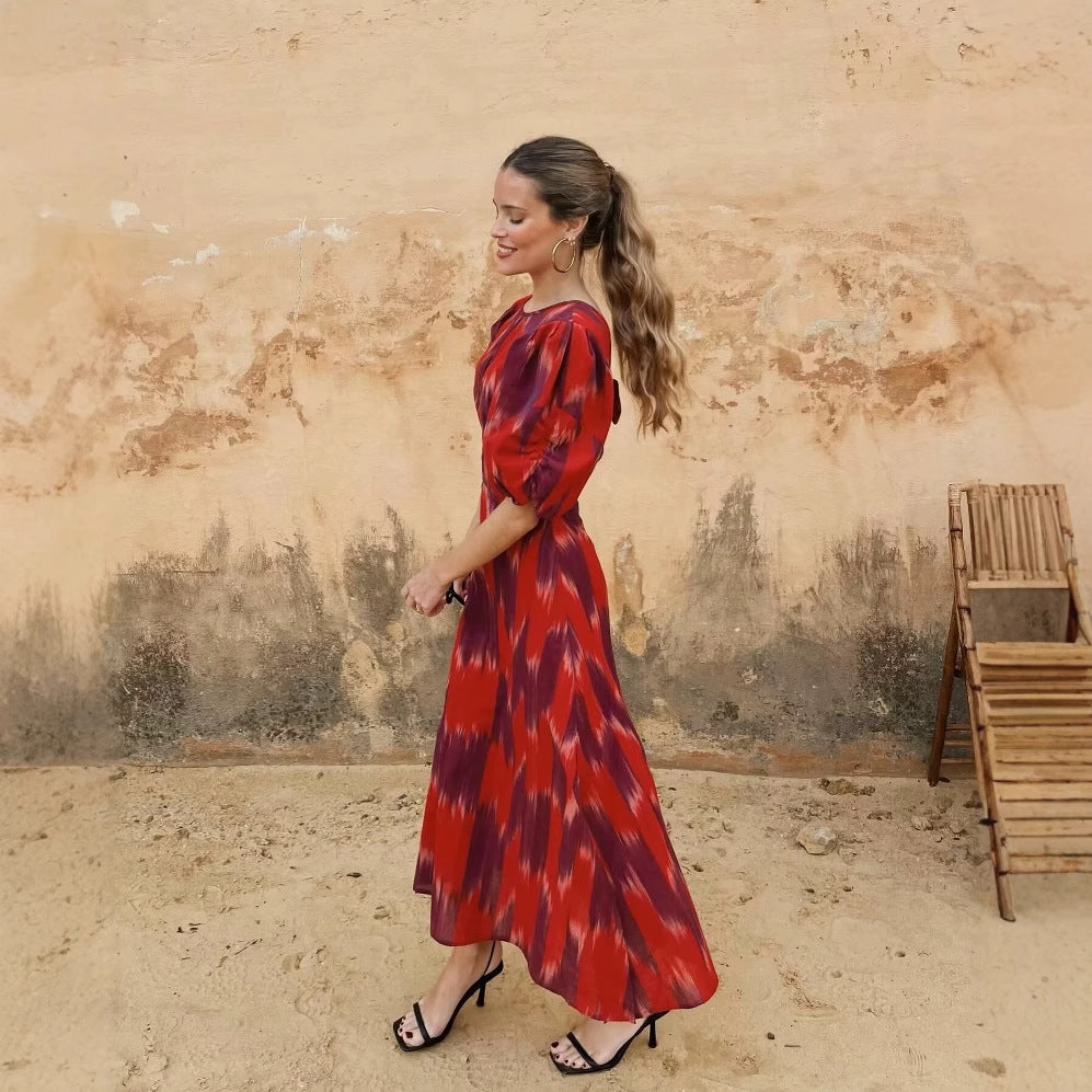 Robe d'été pour femmes avec un design brodé coloré et une coupe décontractée Chic und Stil