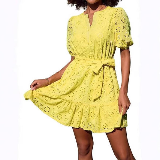 Robe Mini à œillets floraux pour femmes Chic und Stil
