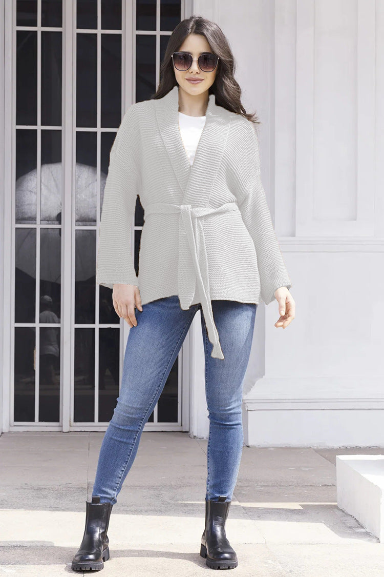 Cardigan tricot décontracté pour femmes avec ceinture à la taille et coutures d'épaules Chic und Stil