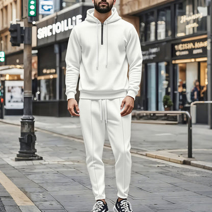 Men's sporty hoodie and jogging pants set in breathable material with chic and stylish accents