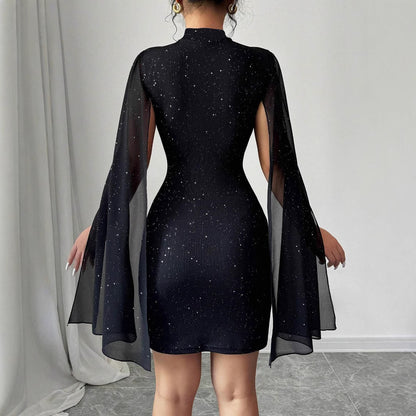 Robe courte élégante pour femmes avec des manches en CAPE et des détails scintillants Chic und Stil
