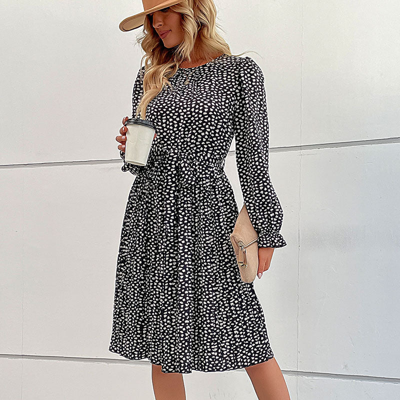 Robe portefeuille femme avec détails froncés et ceinture à la taille Chic und Stil