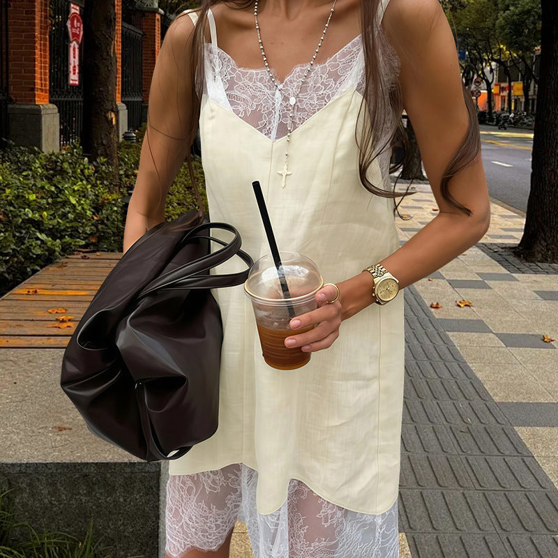 Robe d'été décontractée pour femmes avec des inserts en dentelle et des détails de boutons Chic und Stil