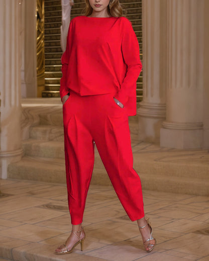 Elegant ensemble for women with casual top and comfortable pants Chic and Style