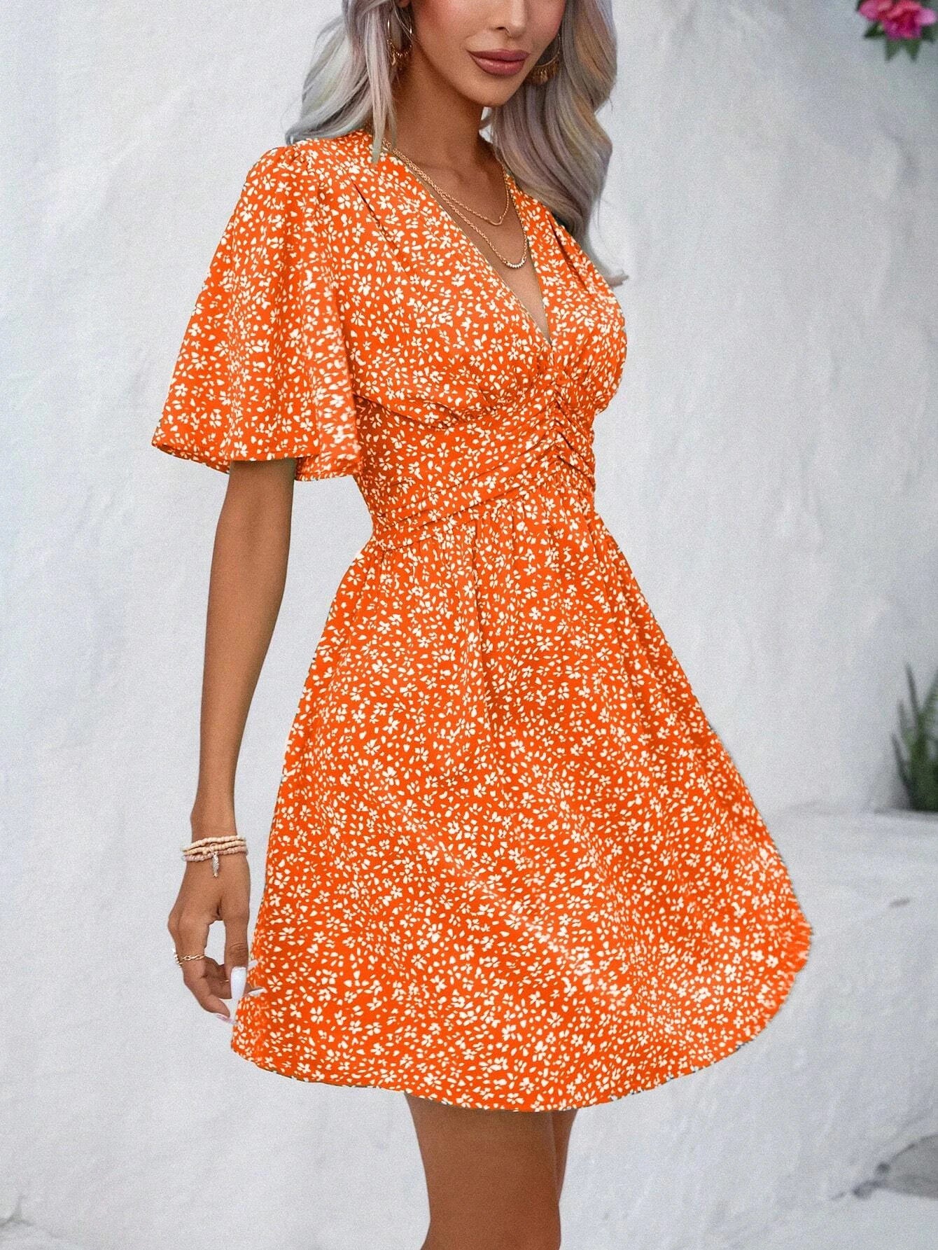 Women's Snowflake Pattern V-Neck Dress with Voluminous Sleeves and Elastic Waistband Chic und Stil