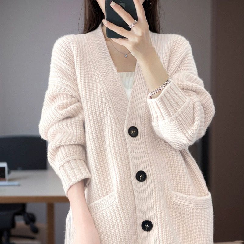 Dames cardigan en tricot douillet avec grandes poches Chic und Stil