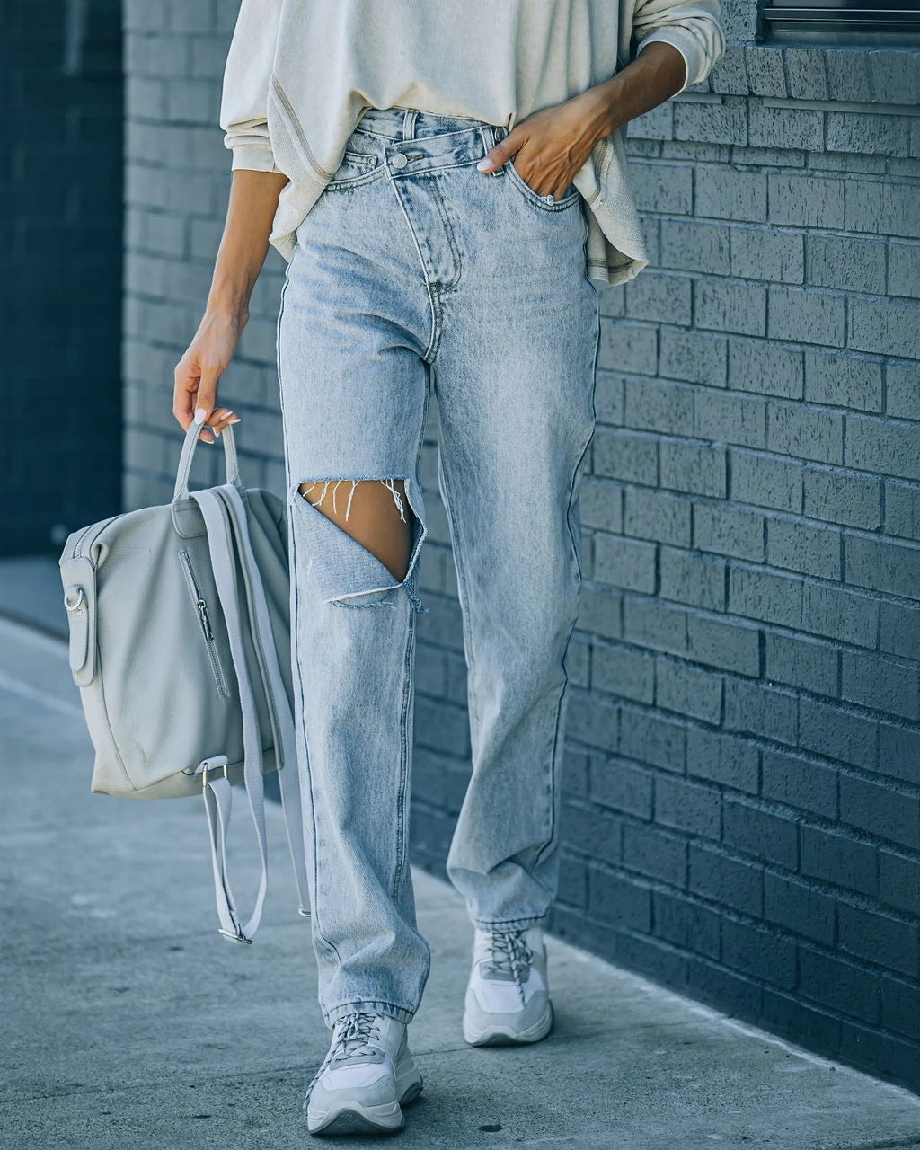 Ladies Destroyed Jeans in Vintage Chic Style