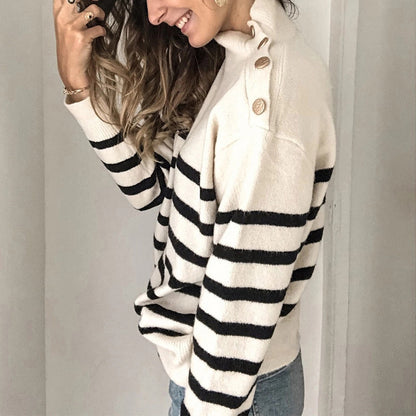 Pull rayé pour femmes avec col montant et détails de boutons Chic und Stil