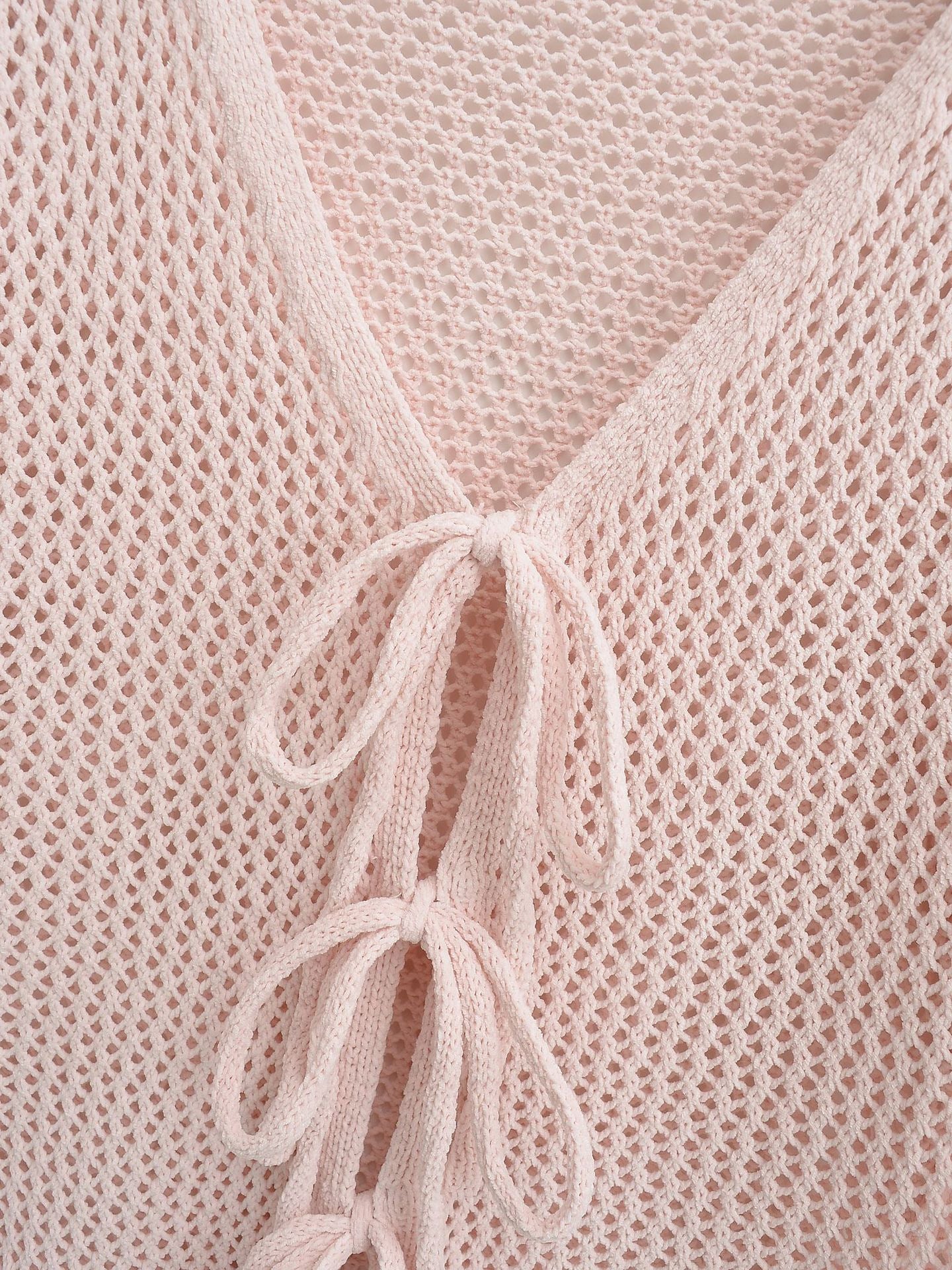 Pull en maille pour femmes avec décolleté en V et lacets Chic und Stil