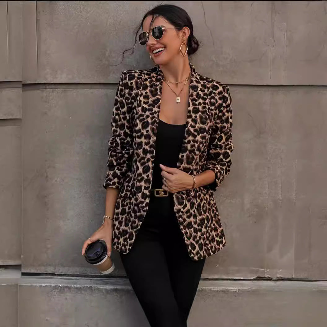 Blazer femme à la mode en design léopard avec coupe slim Chic und Stil