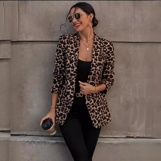 Blazer femme à la mode en design léopard avec coupe slim Chic und Stil