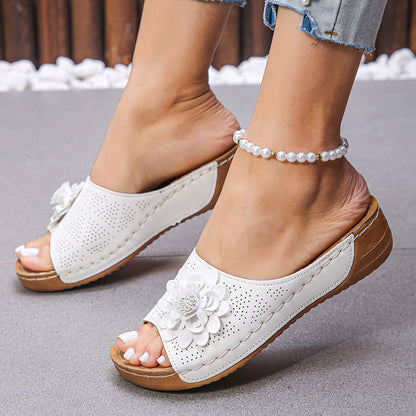 Sandales glissantes pour femmes ornées de fleurs Chic und Stil