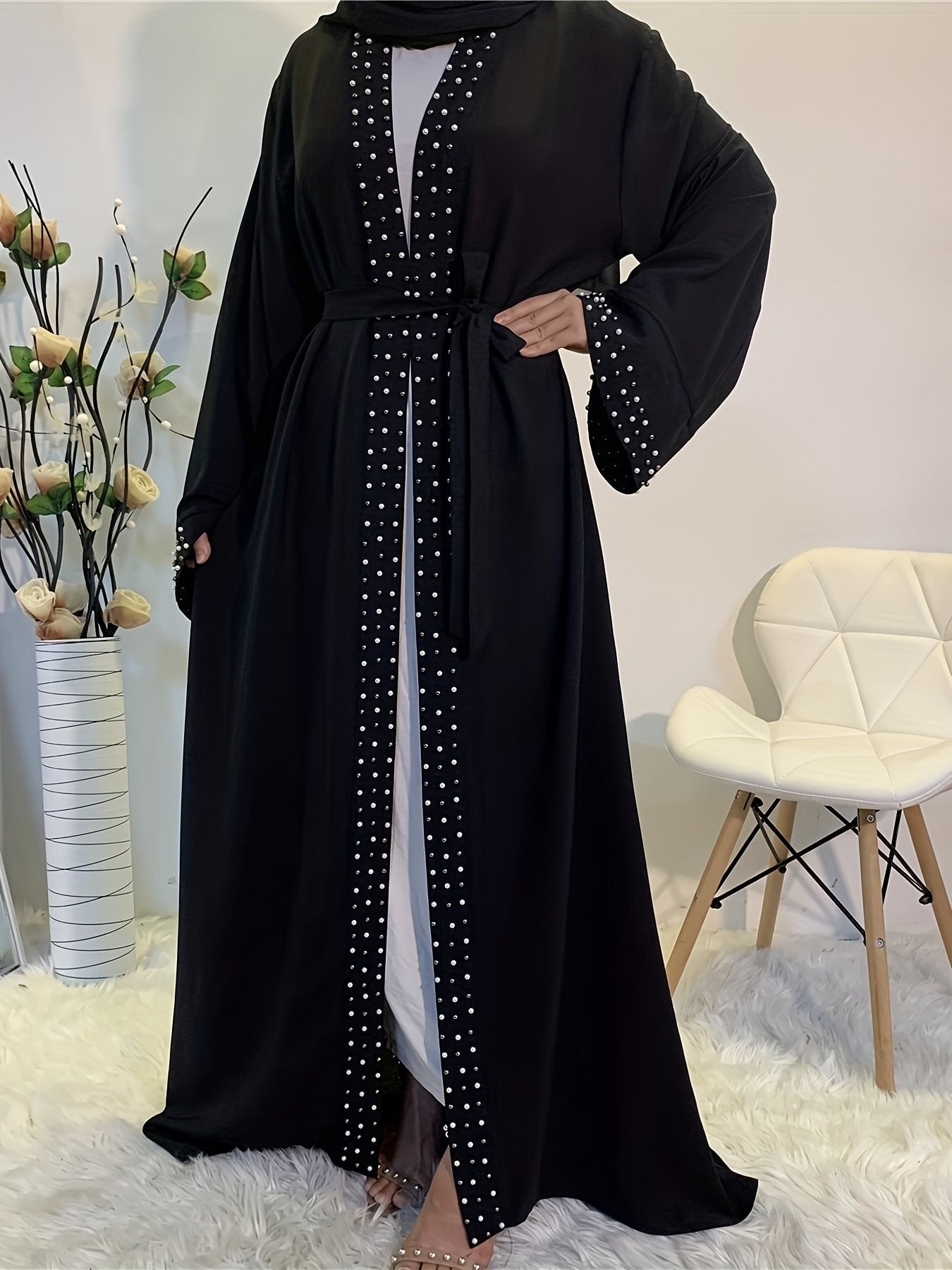 Dames élégante Abaya avec des détails en strass élaborés et une ceinture à la taille Chic und Stil