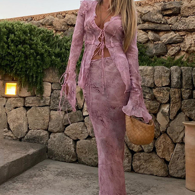 Robes maxi élégantes à découpe pour femmes avec tissu fluide et détails de volants raffinés Chic und Stil