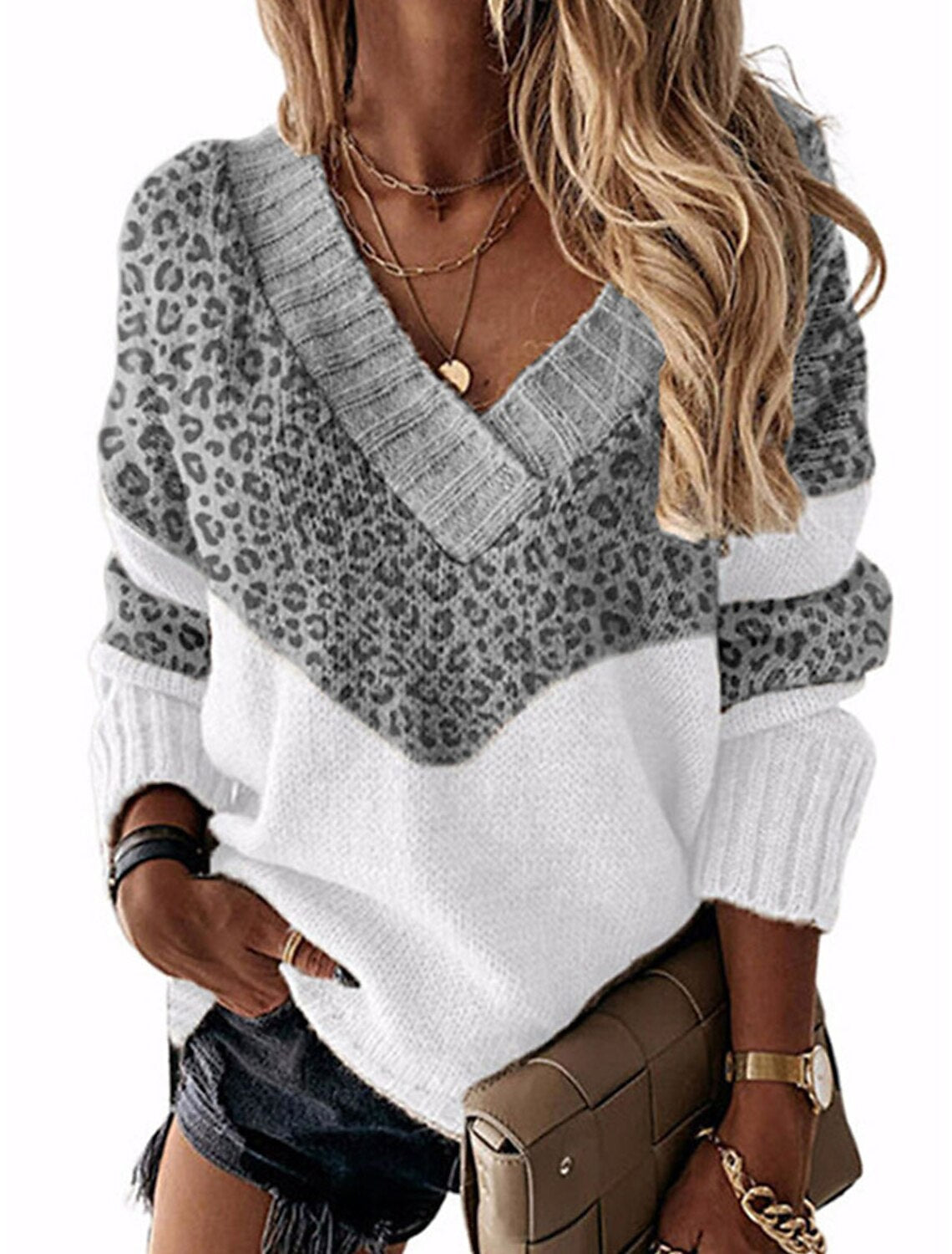 Pull femme à col en V avec motif léopard Chic und Stil