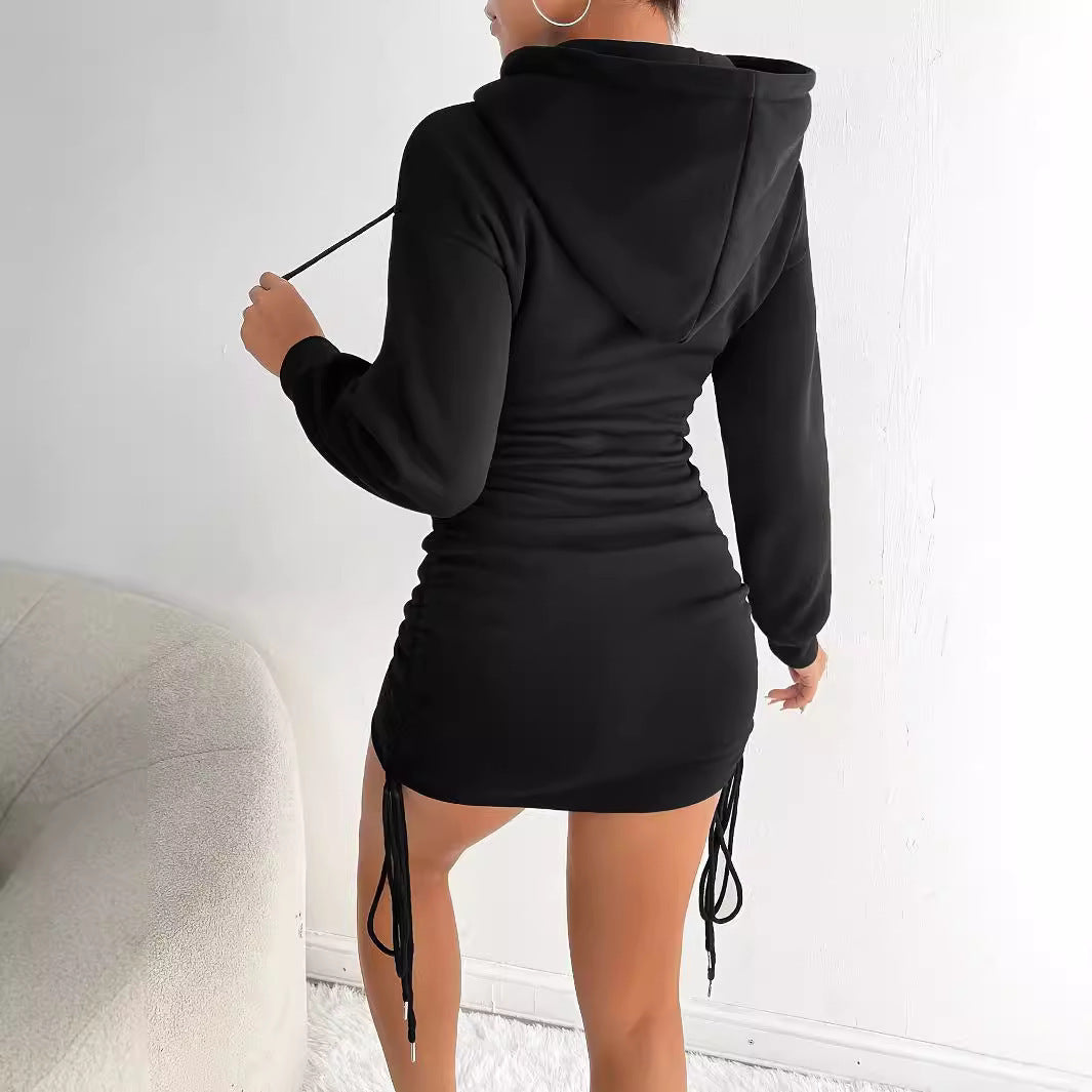 Robe à capuche pour femmes avec design de fronces latérales et cordon ajustable Chic und Stil