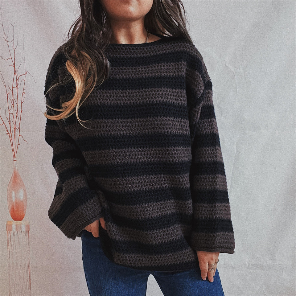 Pull over décontracté en crochet pour femmes avec des rayures modernes.