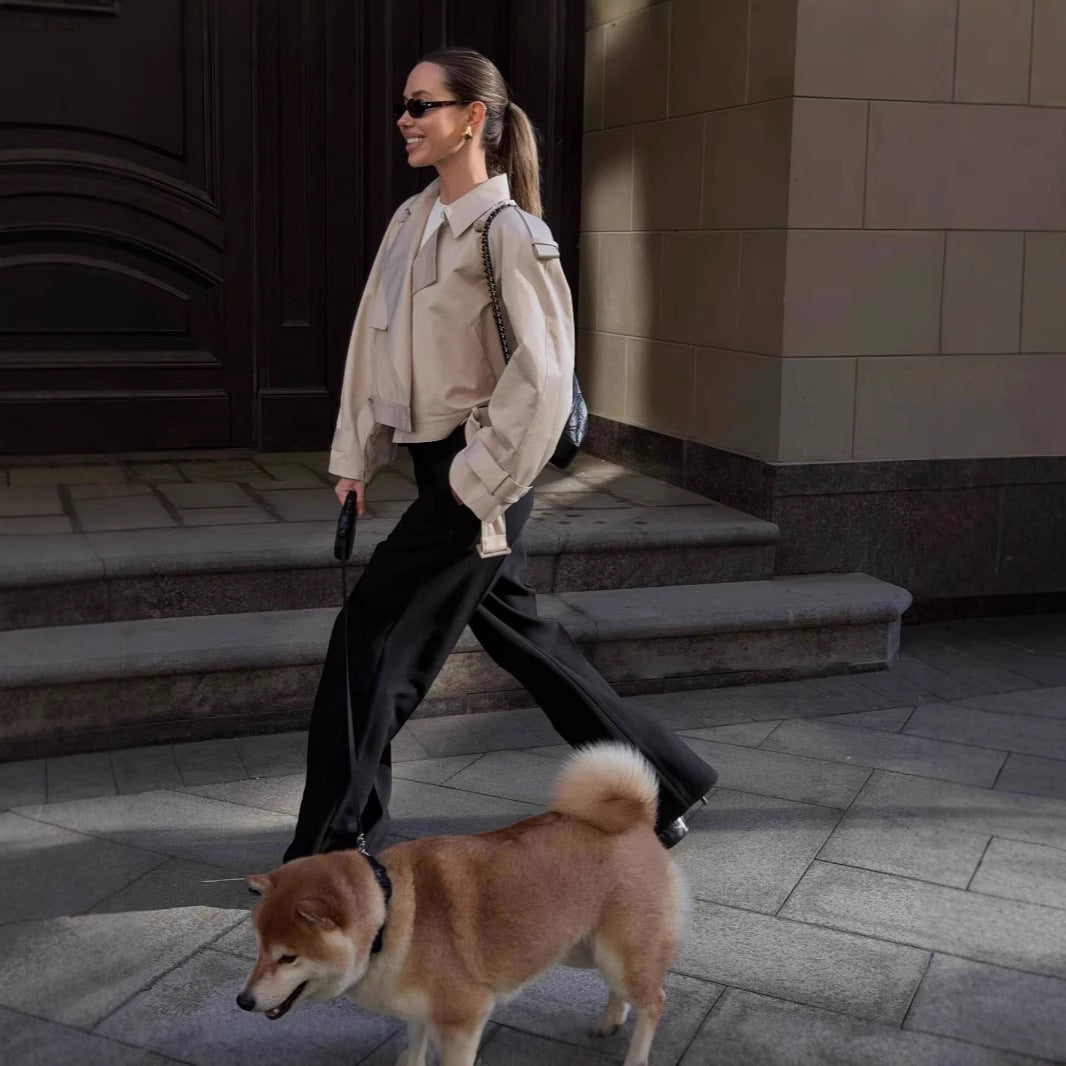 Dames élégante trench-coat avec coupe innovante et détails pratiques Chic und Stil