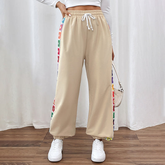 Pantalons de survêtement stylés pour femmes avec broderie latérale décorative Chic und Stil