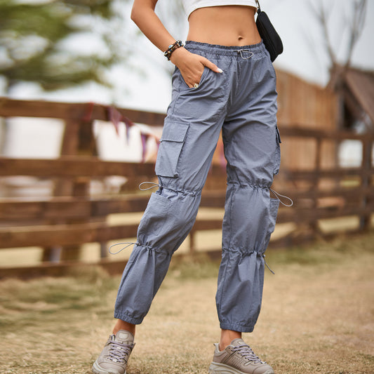 Pantalons jogger cargo pour femmes avec cordon de serrage et détails de poches Chic und Stil