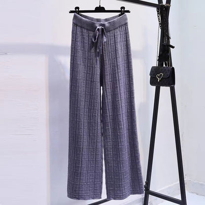 Loose linen pants for women with elastic waistband and striped design Chic und Stil