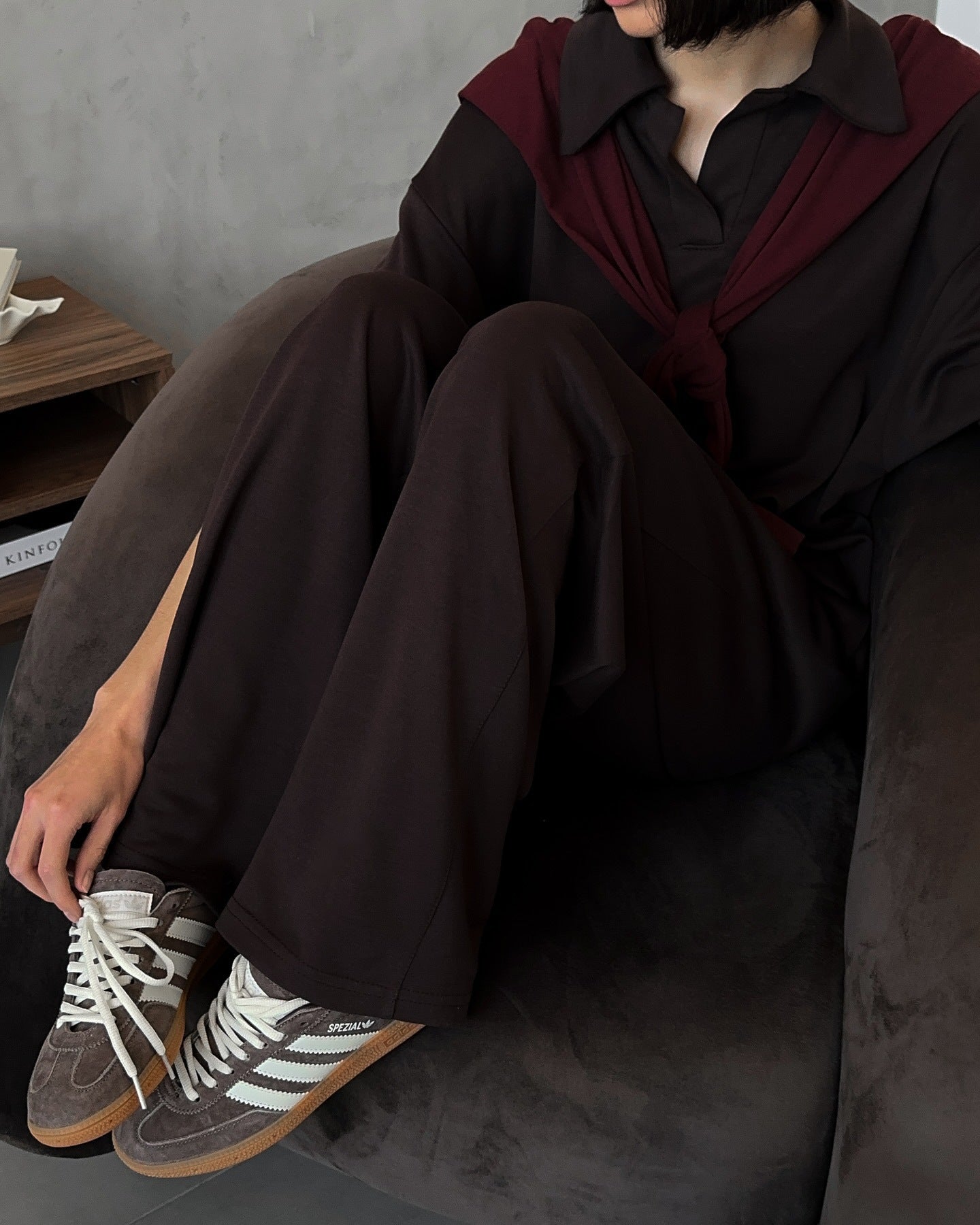 Dames élégant et confortable combinaison avec col à la mode Chic und Stil