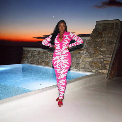 Robe maxi ajustée pour femmes avec col élégant et motif frappant Chic & Stil