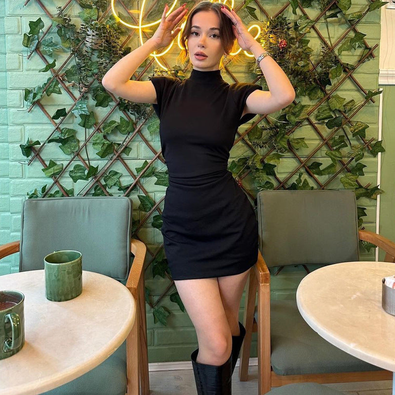 Robe courte ajustée pour femmes à manches courtes avec col montant et fronces Chic und Stil