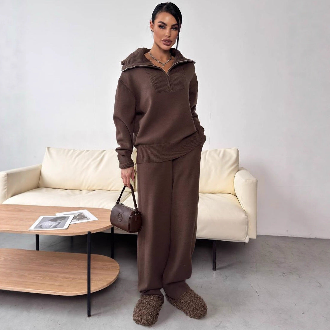 Women elegant knit sweater with half-zip and loose pants Chic und Stil
