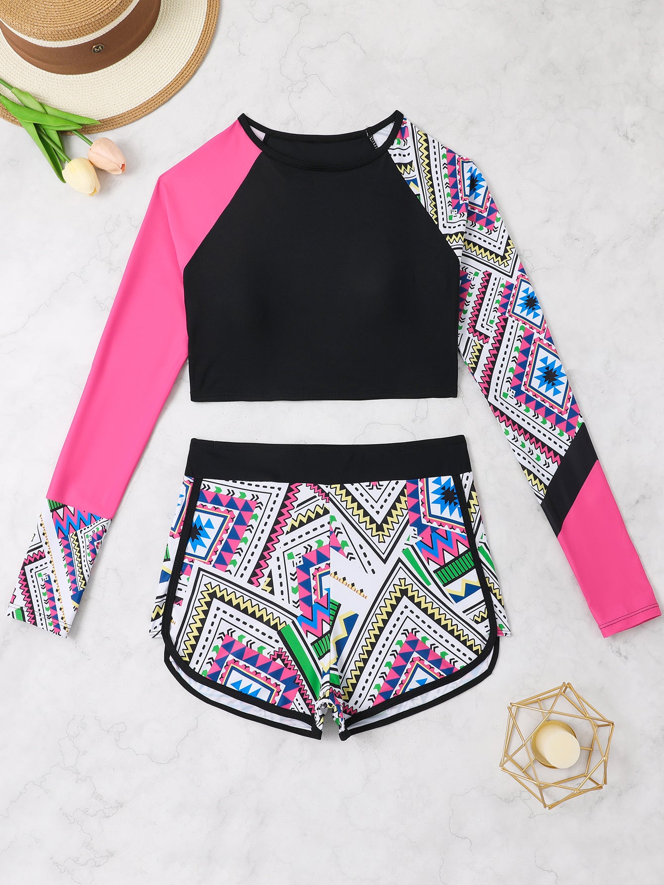 Maillot de bain long à manches pour femmes avec un motif aztèque créatif et un short à la mode Chic und Stil