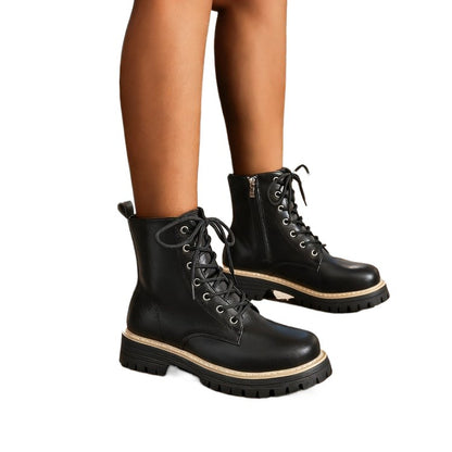 Bottes pour femmes en cuir de haute qualité avec un profil robuste et des détails à la mode Chic und Stil