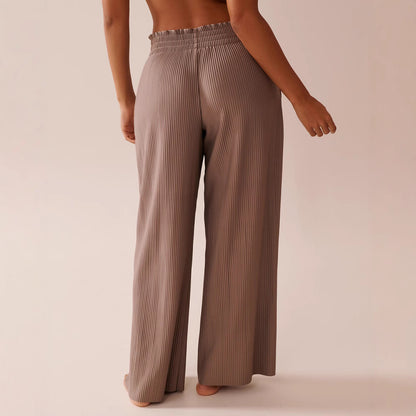 Pleated pants for ladies with elastic waist and side pockets
