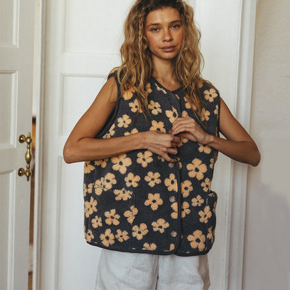 Dame gilet au design tricot confortable avec des motifs floraux Chic und Stil