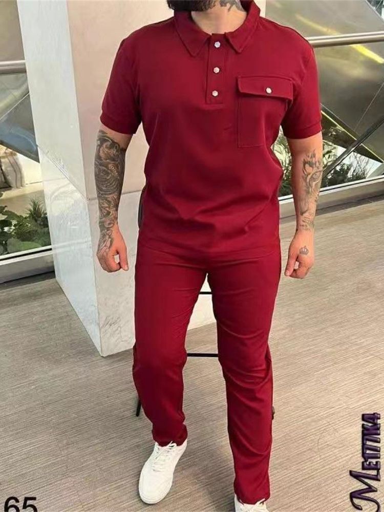 Stylish polo and pants set for men Chic und Stil