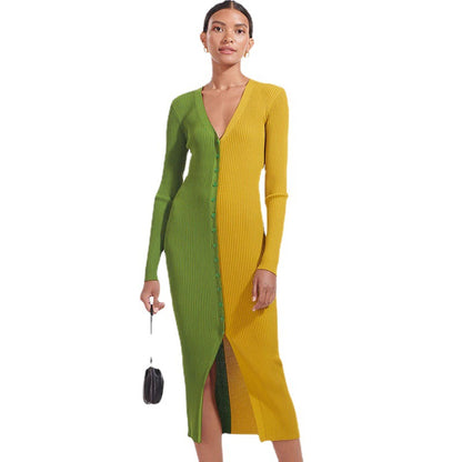 Robes maxi avec design de bouton pour femmes avec décolleté en V profond et texture côtelée Chic und Stil