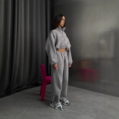 Oversized sweatshirt jacket for women with high collar and elastic pants Chic and Style