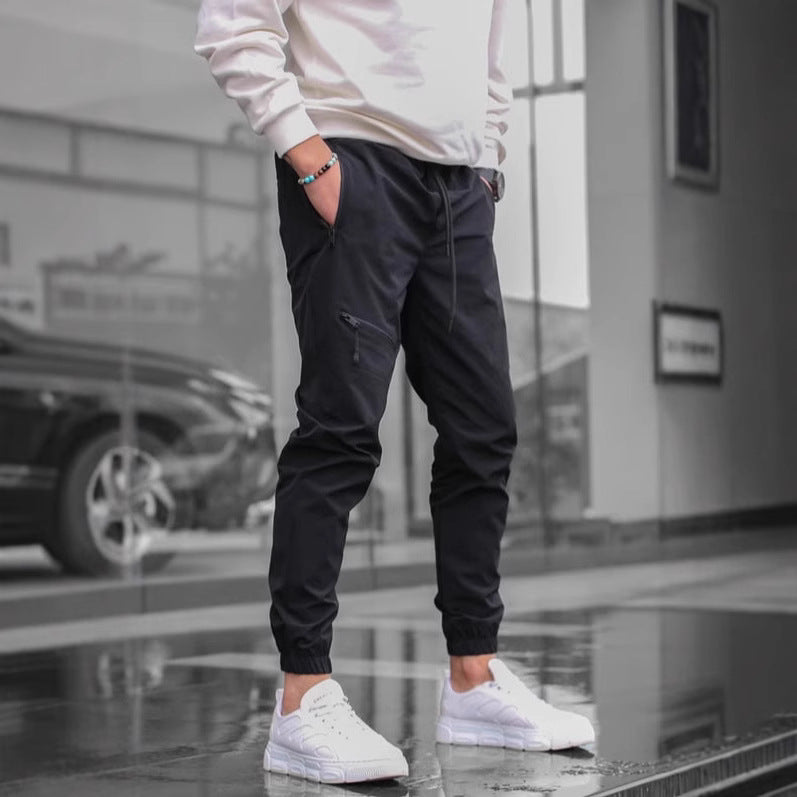 Light sporty pants for men with side zip pockets Chic and Style