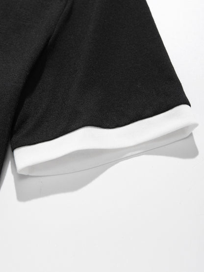 T-shirt cropped pour femmes avec motif de squelette et accents de manches contrastants Chic und Stil