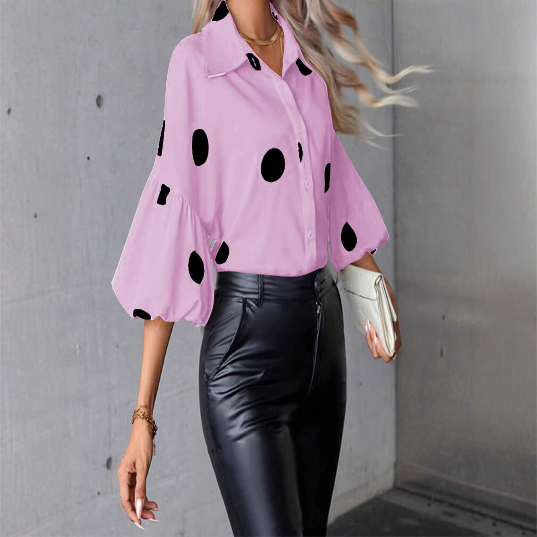 Chemisier pour femmes avec un motif de points sur toute la surface et des manches volumineuses Chic und Stil