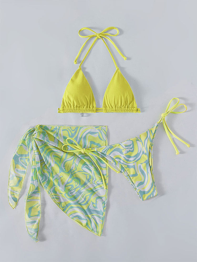 Triangle bikini set for women with stylish cover-up Chic und Stil