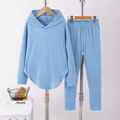 Chic and Style textured design casual sweatshirt and pants set for women