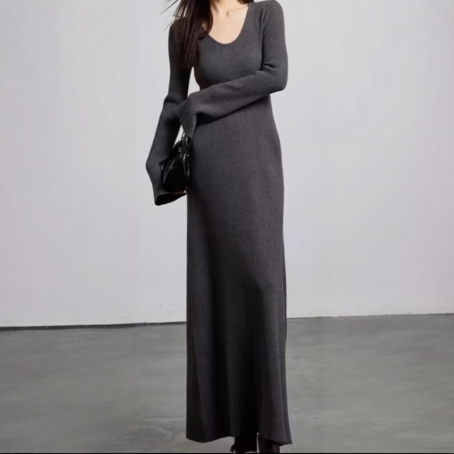 Robe maxi élégante pour femmes avec une fine structure côtelée et un décolleté en V Chic und Stil