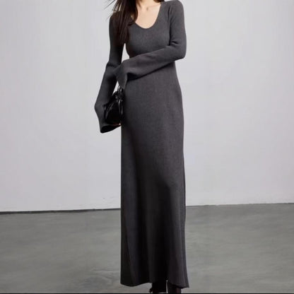 Robe maxi élégante pour femmes avec une fine structure côtelée et un décolleté en V Chic und Stil