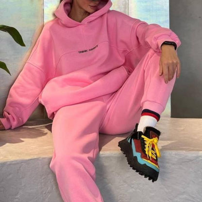 Casual fleece jogging set for women with oversized hoodie and comfortable pants Chic and Style