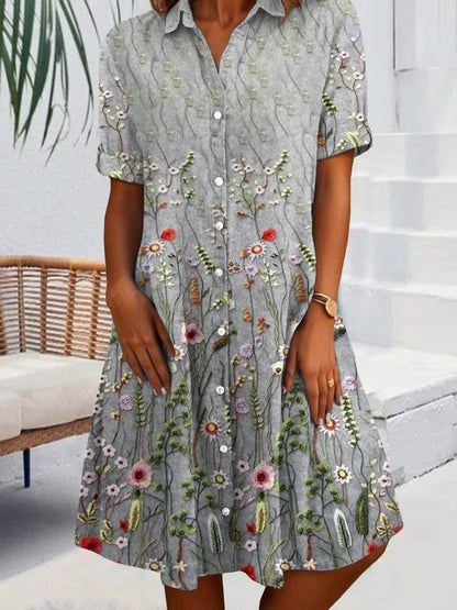 Robe de loisirs pour femmes avec un design floral brodé et un col élégant Chic und Stil