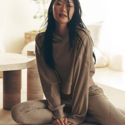 Women casual crop sweatshirt and chic thin jogging pants Chic and Style