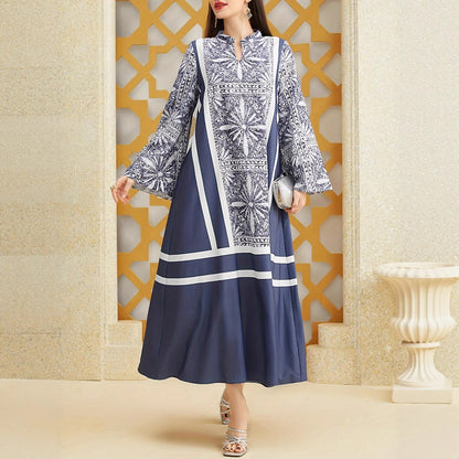 Robe maxi pour femmes avec col montant élégant et manches évasées Chic und Stil