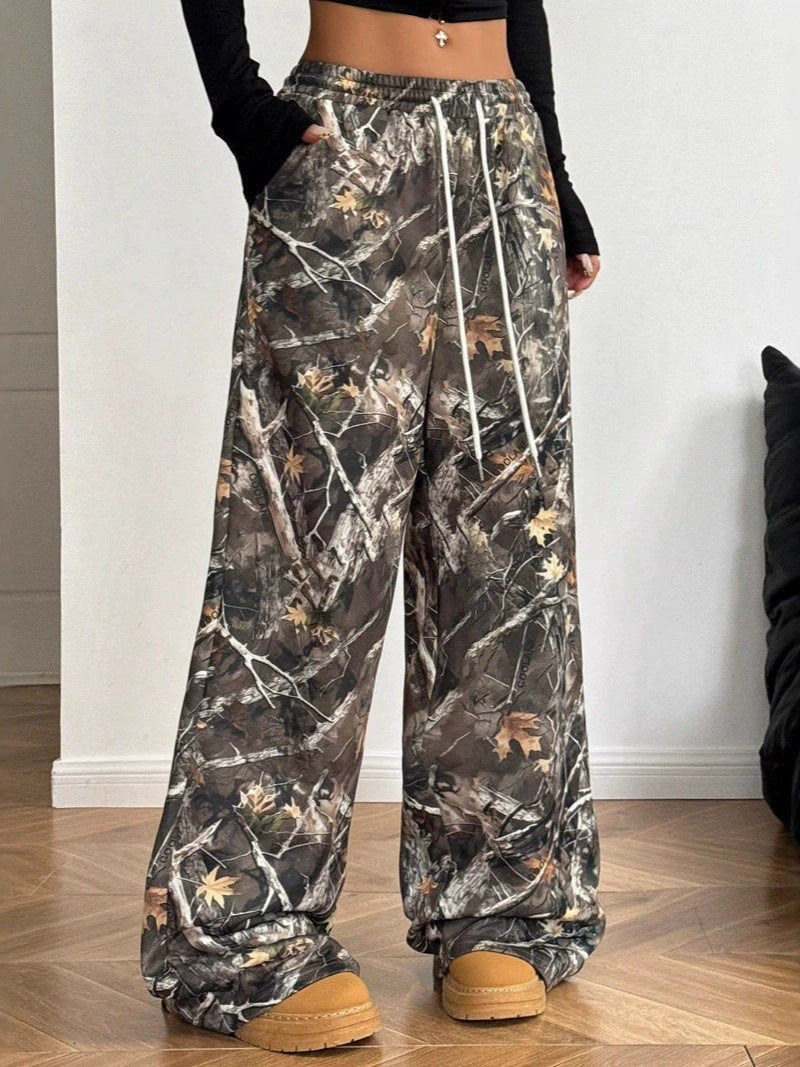 Chic and stylish camouflage design cargo pants for women
