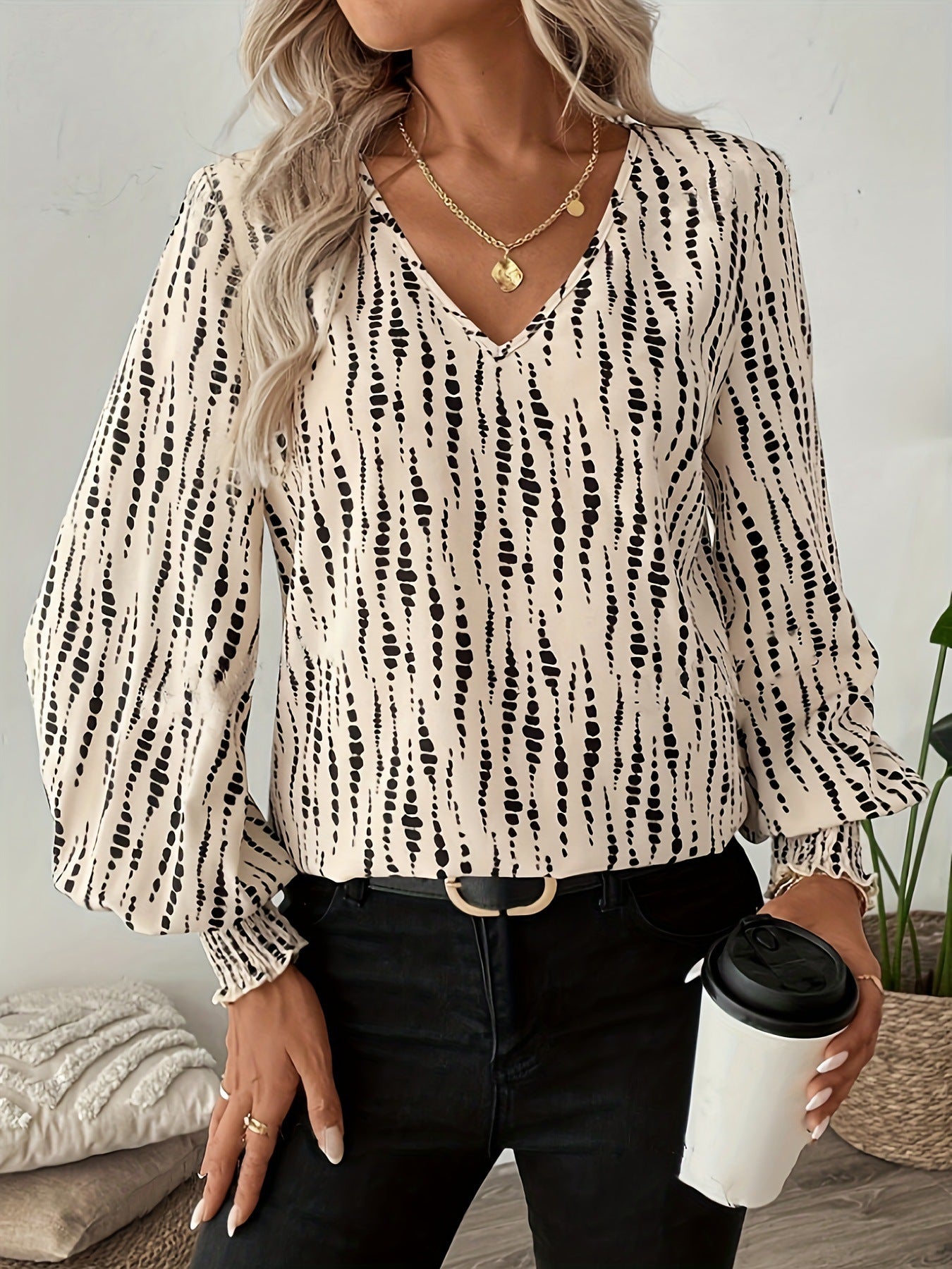 Chemisier femme avec décolleté en V et manches bouffantes Chic und Stil