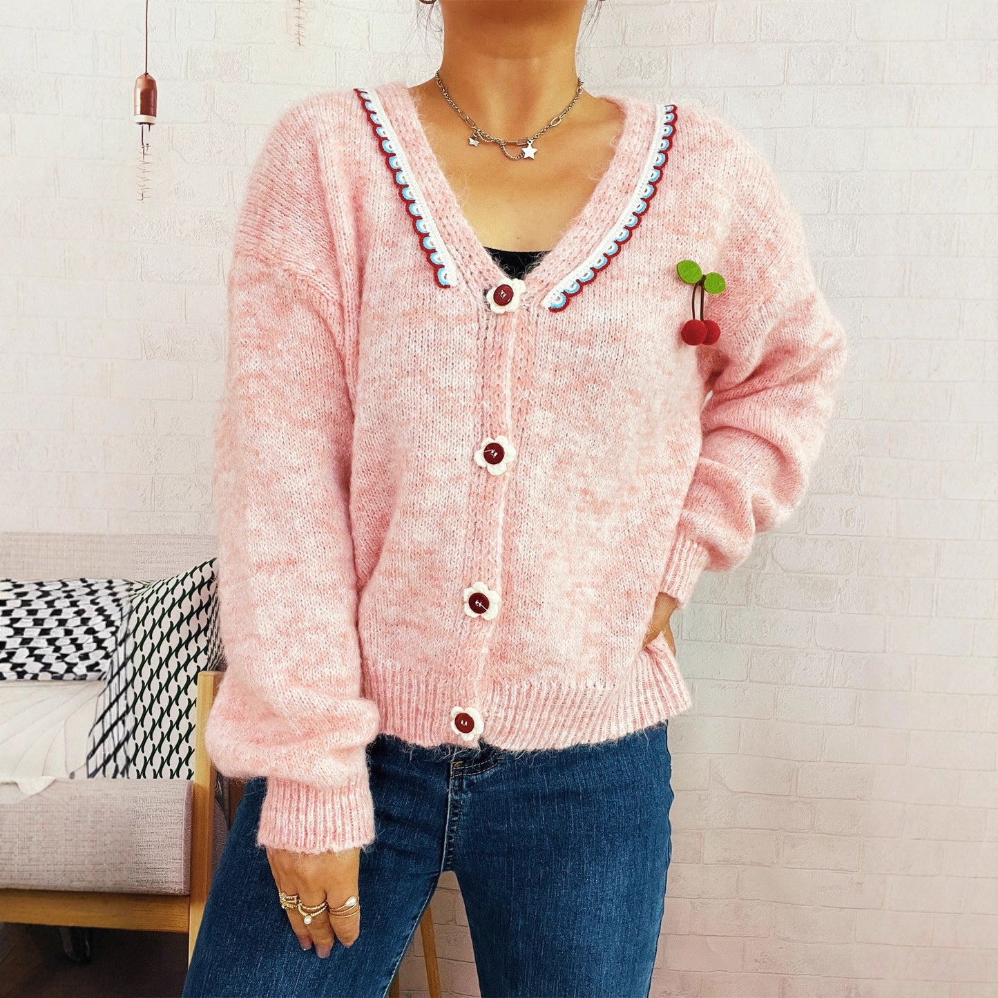 Women's playful vest with colorful button design and great comfort. Chic and stylish.